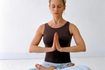 La méditation et la respiration travaux aider à calmer et centrer le corps et l'esprit.