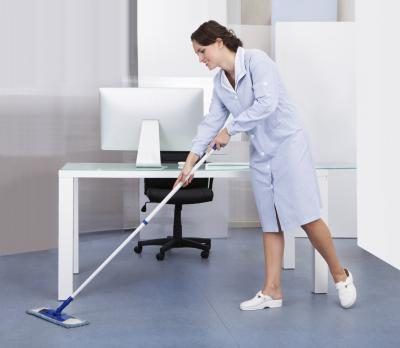 Nettoyage bureau de nettoyage des employés de l'entreprise.
