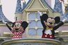 Mickey et Minnie Mouse mascottes à Disneyland.