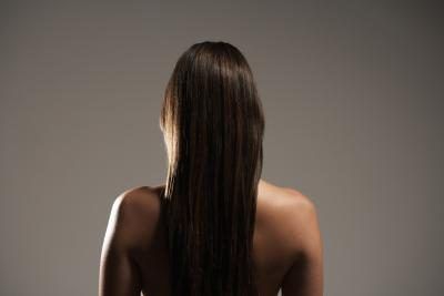 Les cheveux longs exige CCM pour le garder en bonne santé et fort.