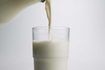 Enfants intolérance au lactose doivent éviter tous les aliments contenant du lait.