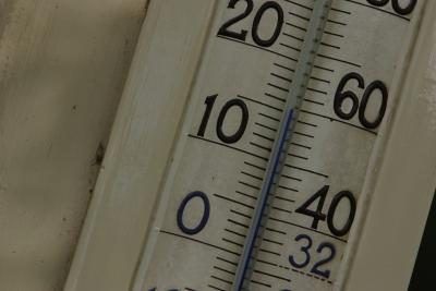 Pour une lecture plus précise de la température sur votre brûleur de cuisinière, utilisez un thermomètre de friture.